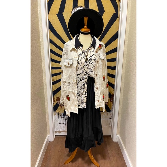 🌈 Amazing distressed love denim jacket - Picture 10 of 12